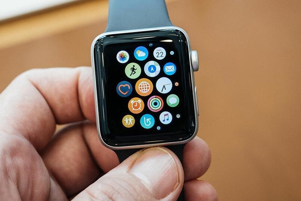 Apple đã tung ra bản cập nhật WatchOS 7.0.3 trên Apple Watch Series 3 và cách khắc phục vấn đề tự khởi động lại trên thiết bị