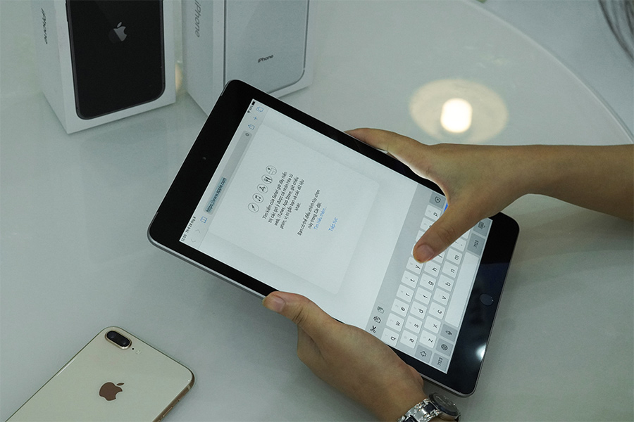 iPad 9.7inch không kém chọn người sử dụng