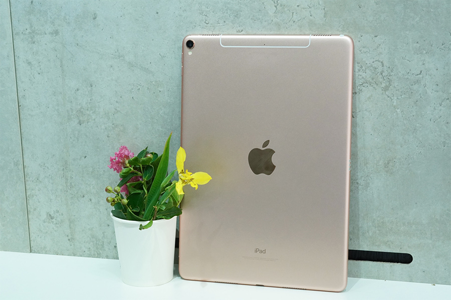 iPad là chiếc máy tính bảng đầu tiên trên thế giới