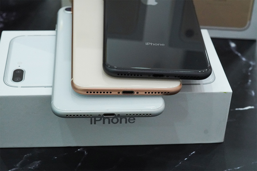 Thiết kế của iPhone 8 plus cũ với kim loại và kính