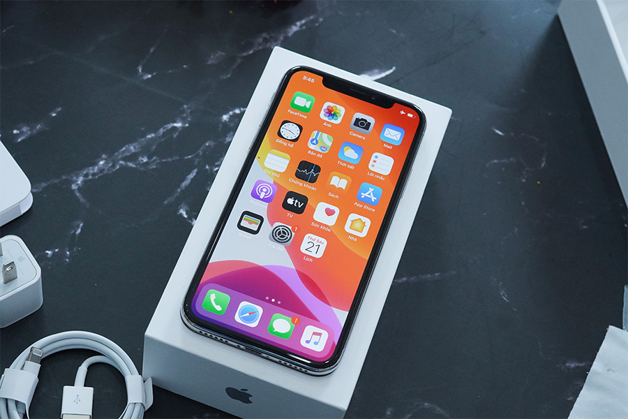 Màn hình OLED trên iPhone X